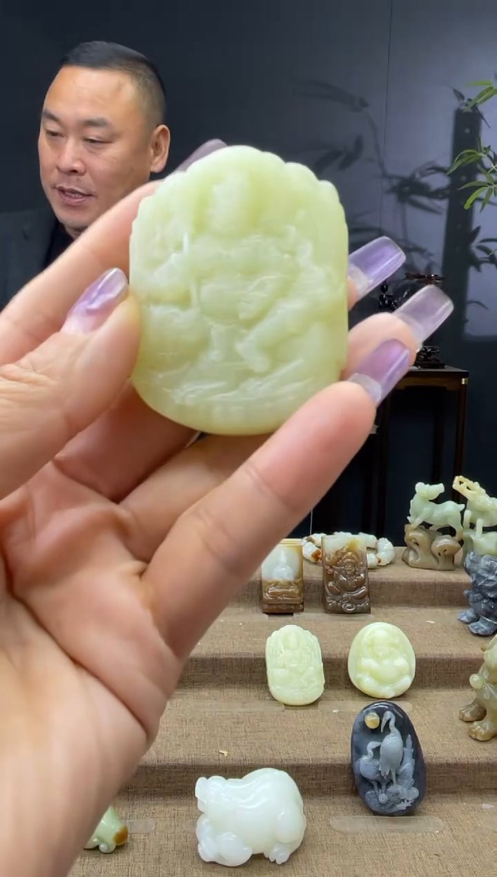 颈饰未镶嵌和田玉1