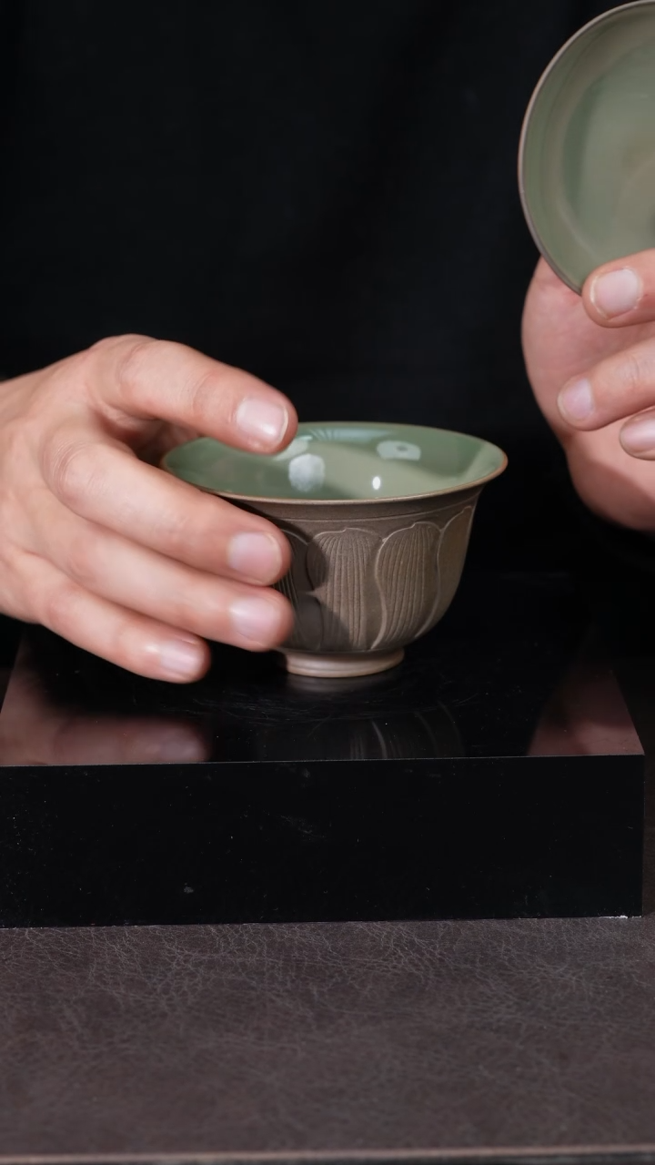 【闪购商品】其他外素内釉荷花瓣盖碗
