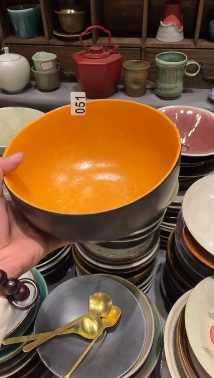 【闪购商品】瓷片51外黑内黄面碗1个