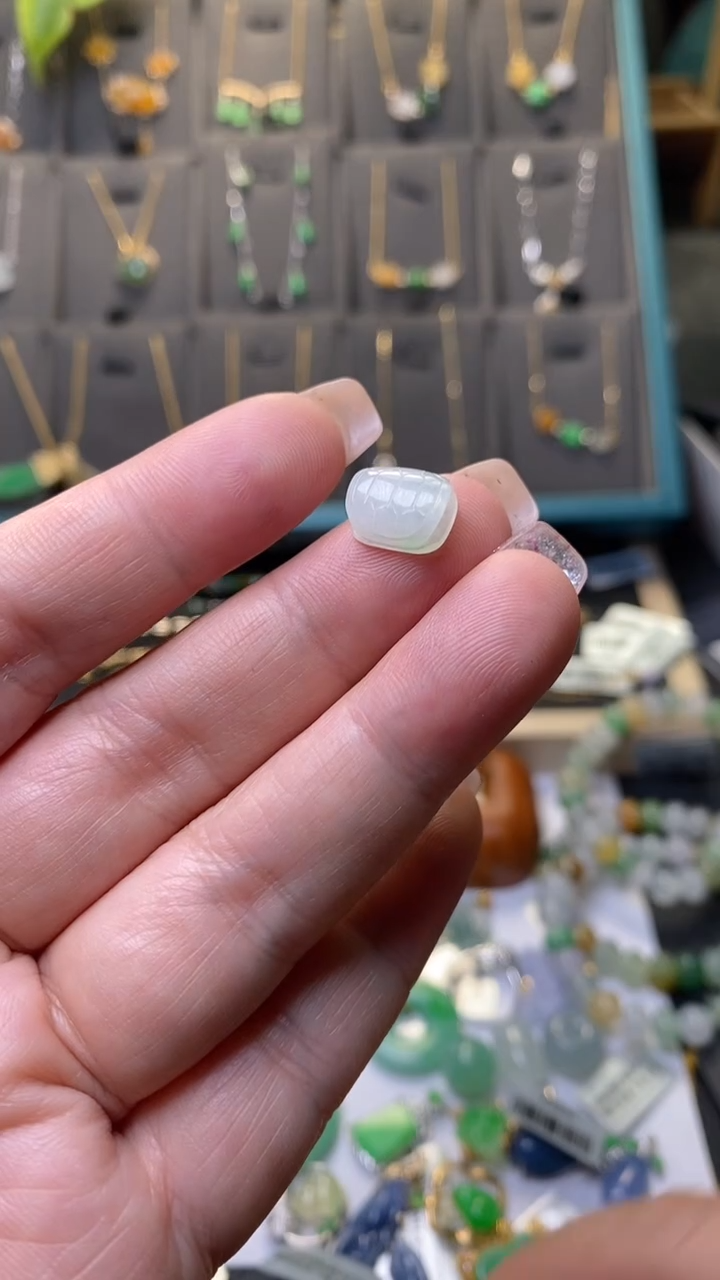 颈饰未镶嵌翡翠净货40400