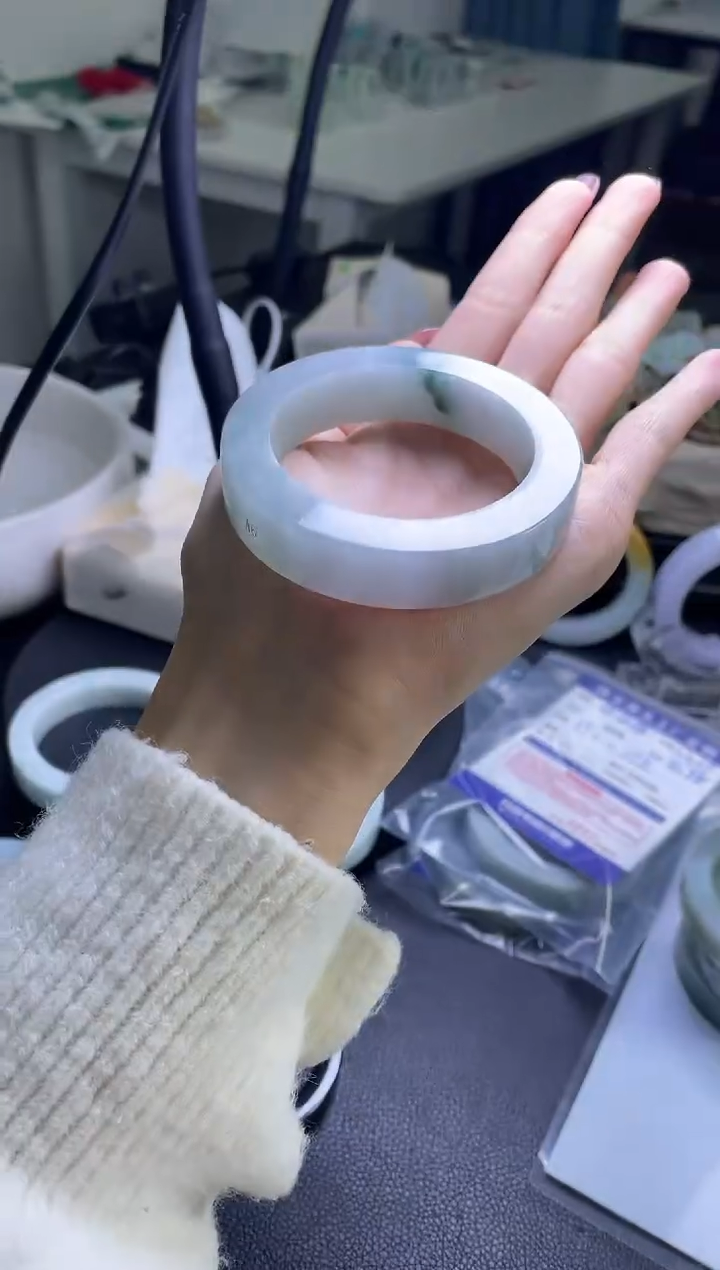 未镶嵌手镯定制翡翠岁****a手镯