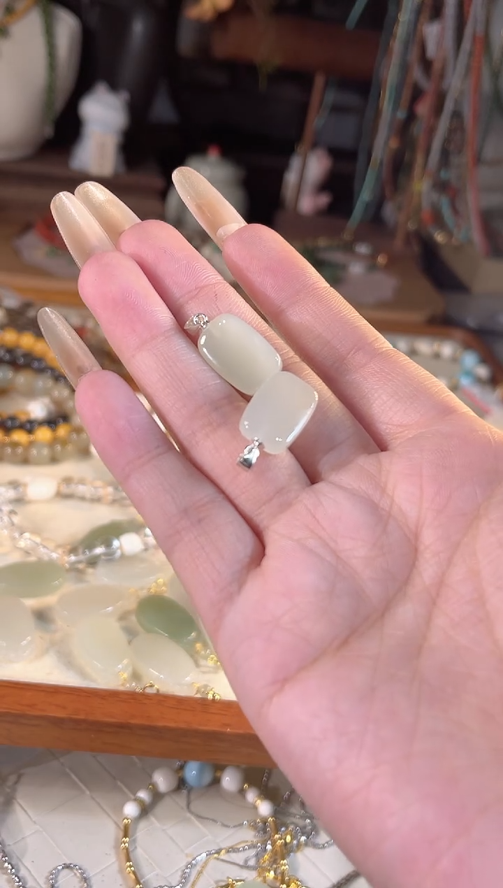 【闪购商品】和田玉吊坠(不含链)银S925镶嵌多样性发货其一