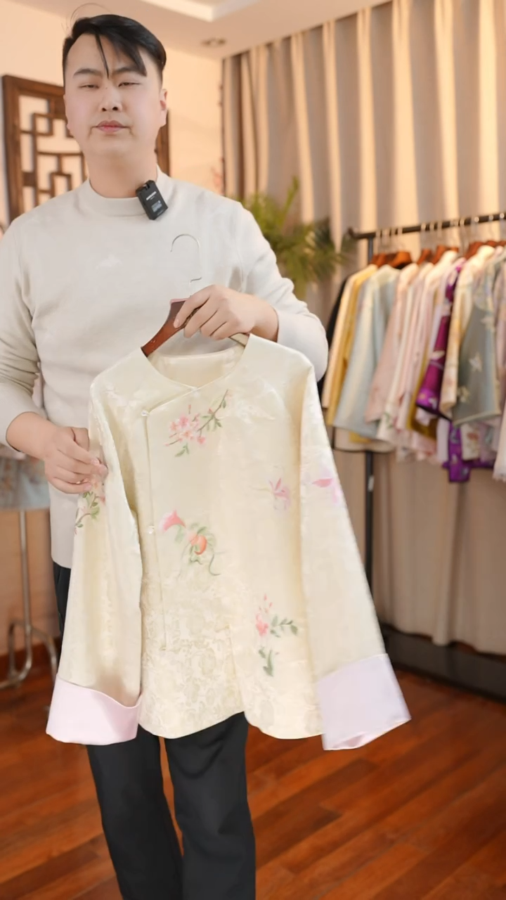 【闪购商品】刺绣真丝手工苏绣福寿三多上衣香槟