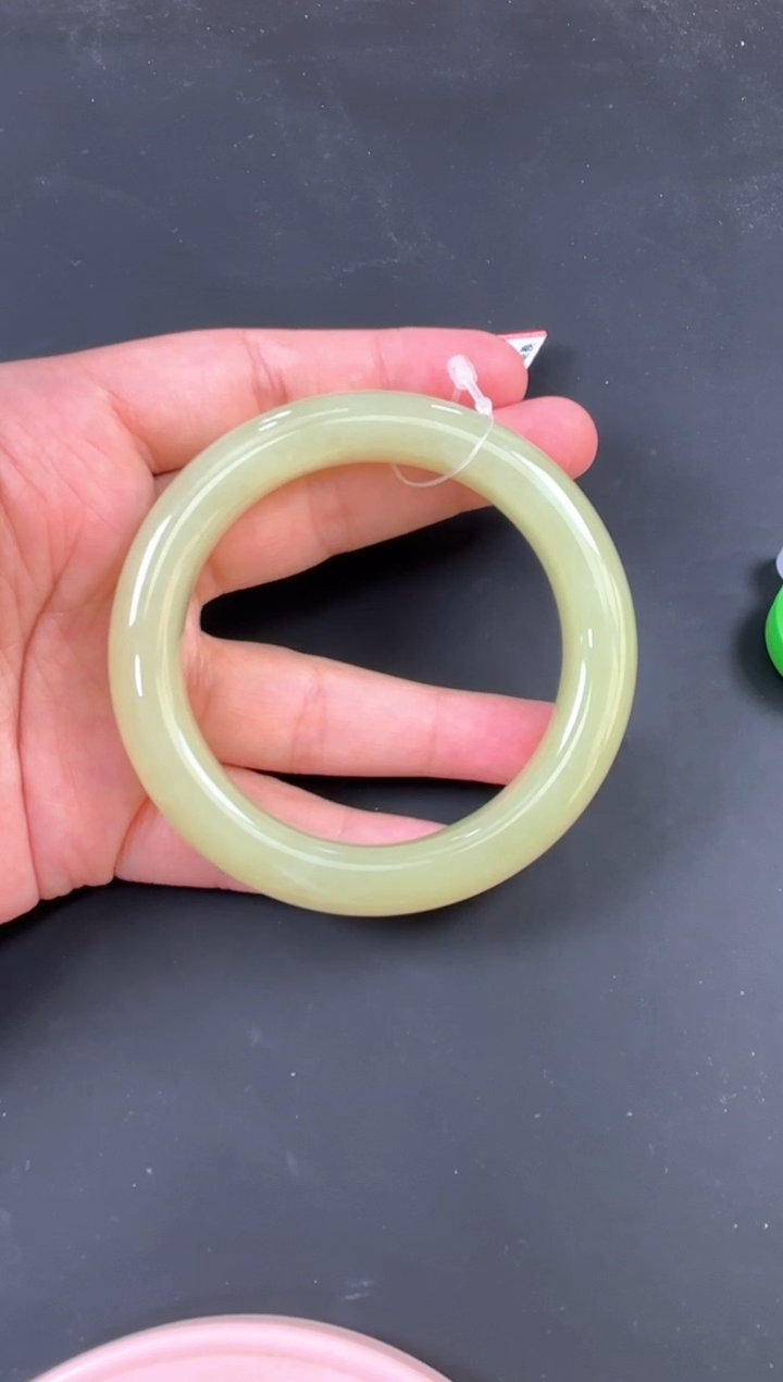 和田玉手镯未镶嵌若羌微色差55M