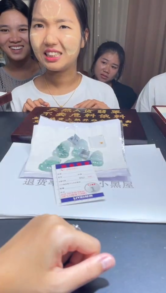 定制翡翠未镶嵌未抛光毛货多样性发其一拍一发一3362配金扣