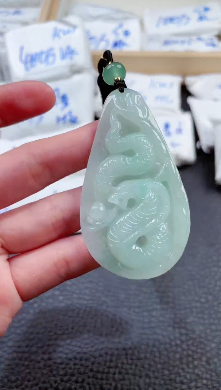 【闪购商品】翡翠颈饰未镶嵌00002300