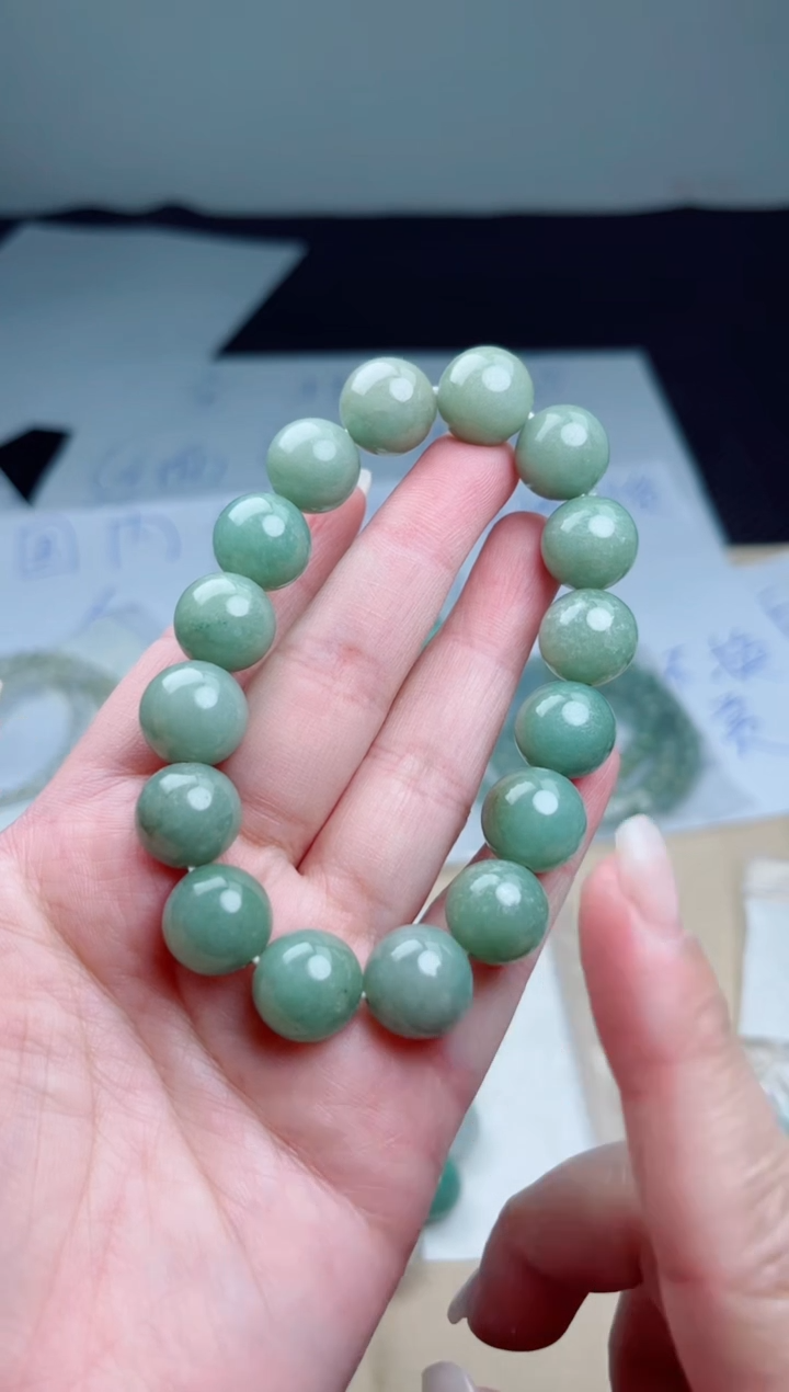 定制翡翠未镶嵌珠串
