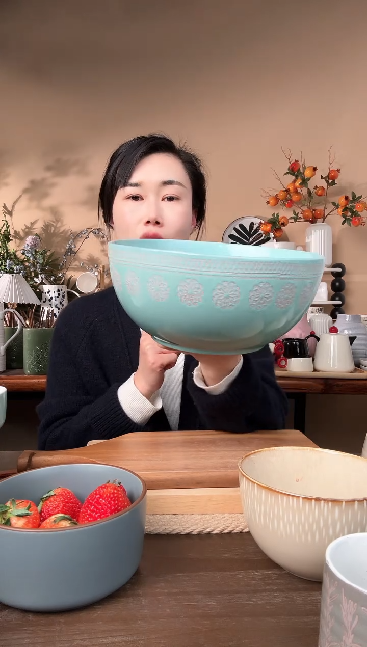 【闪购商品】瓷片8.8英寸手绘汤碗微瑕