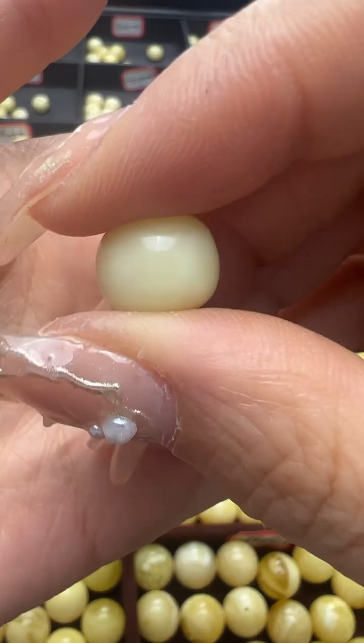 【闪购商品】蜜蜡裸石未镶嵌俄料微瑕11.6mm0.831克