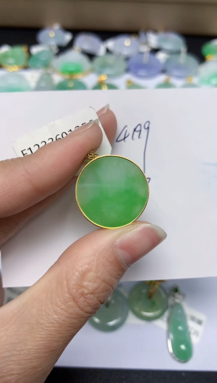 【闪购商品】翡翠颈饰18K金镶嵌 天然翡翠A货