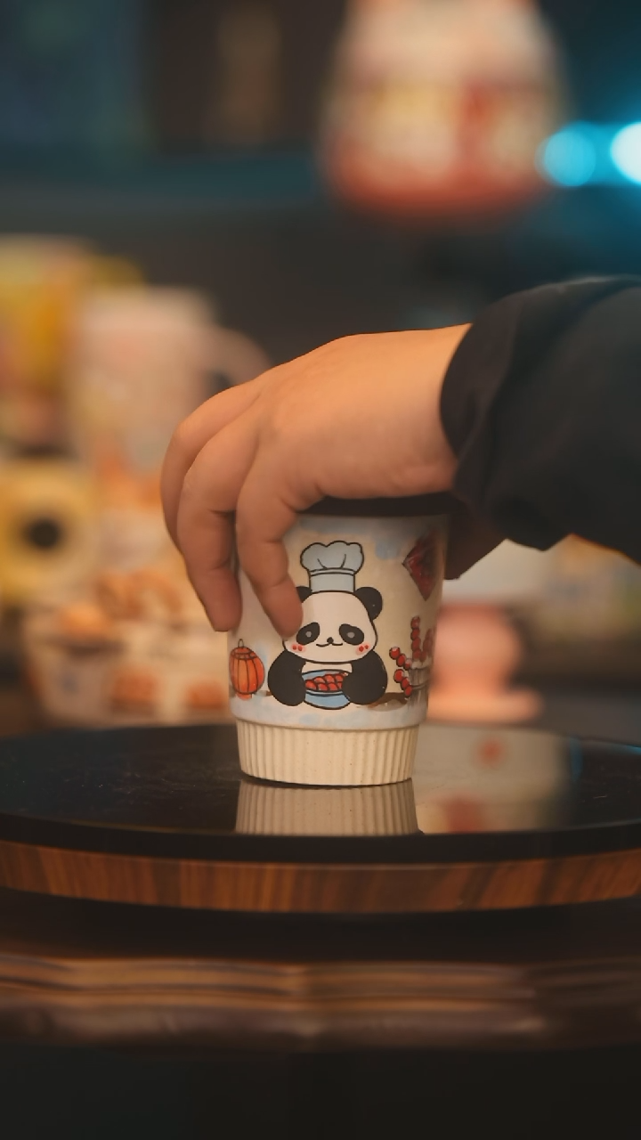 【闪购商品】摆件景德镇釉下彩绘设计师款式陶瓷