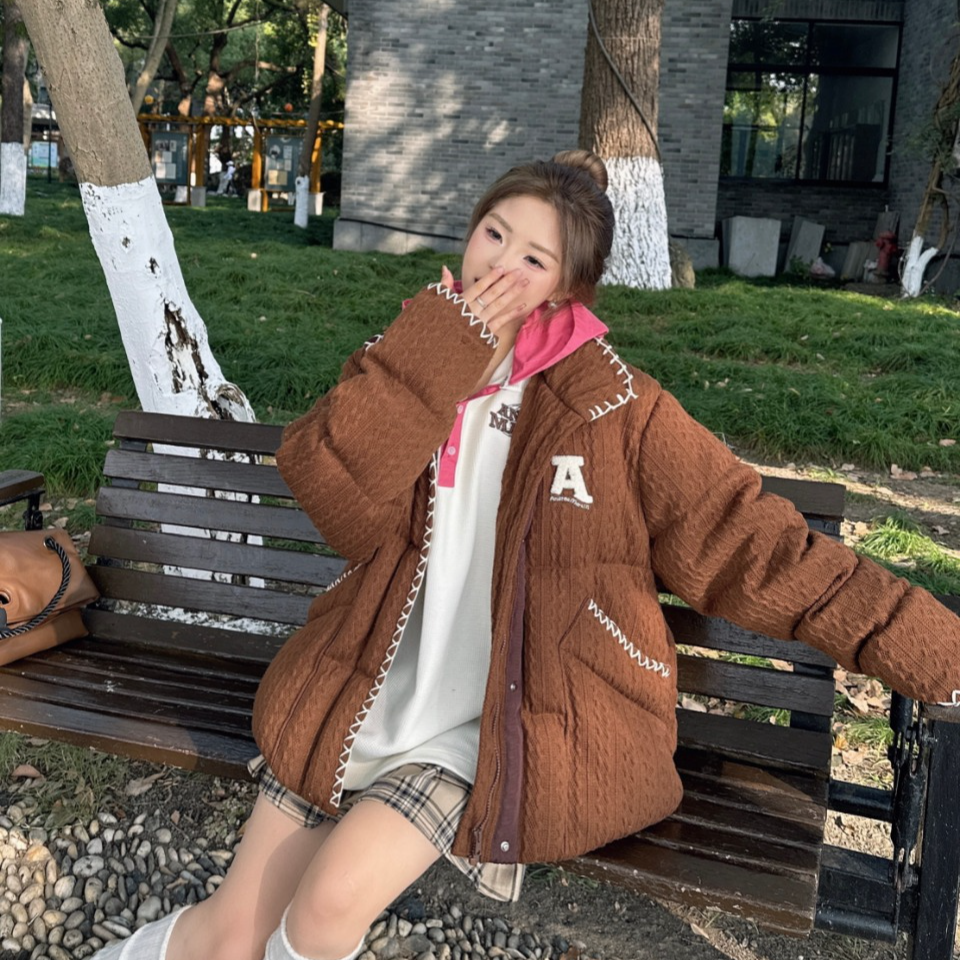 Andrea Martin棕色针织手工锁边绣羽绒服