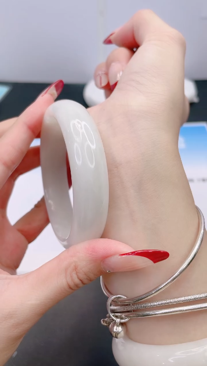 和田玉手镯未镶嵌7G43-54