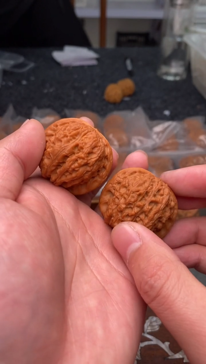 【闪购商品】文玩核桃把件G174号39尺血麒麟