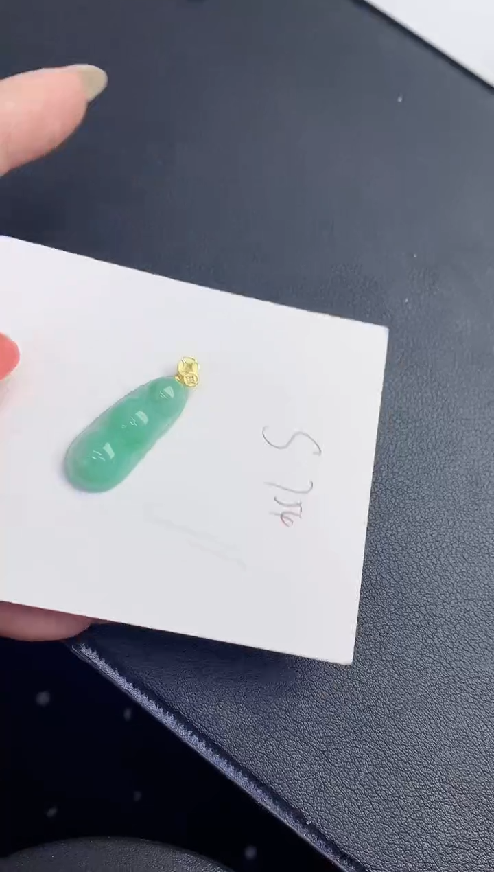 翡翠未镶嵌颈饰缅甸天然翡翠A货