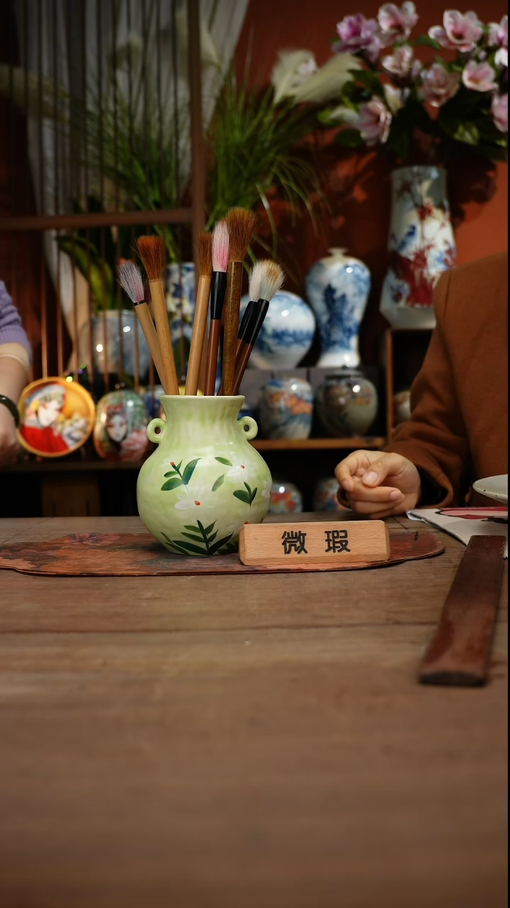 当代高温釉下彩手绘陶瓷餐具