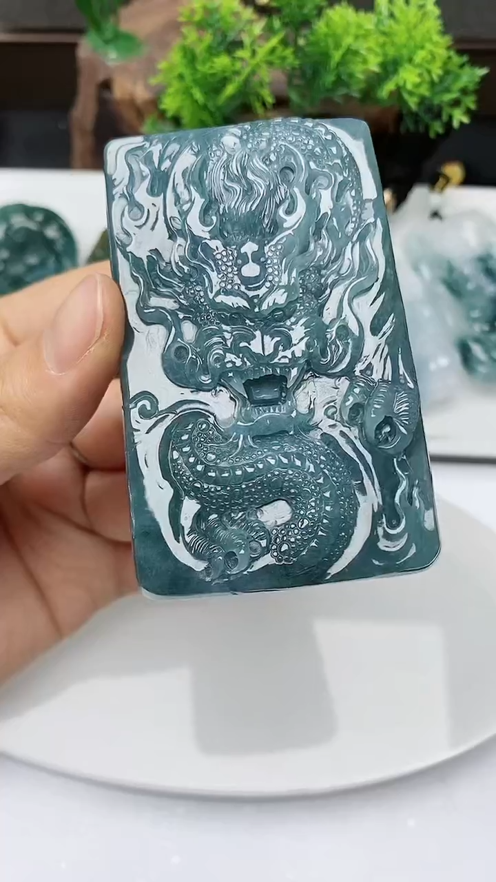 【闪购商品】翡翠颈饰未镶嵌        