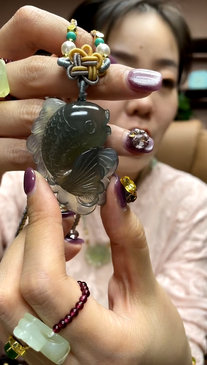 岫玉未镶嵌吊坠·