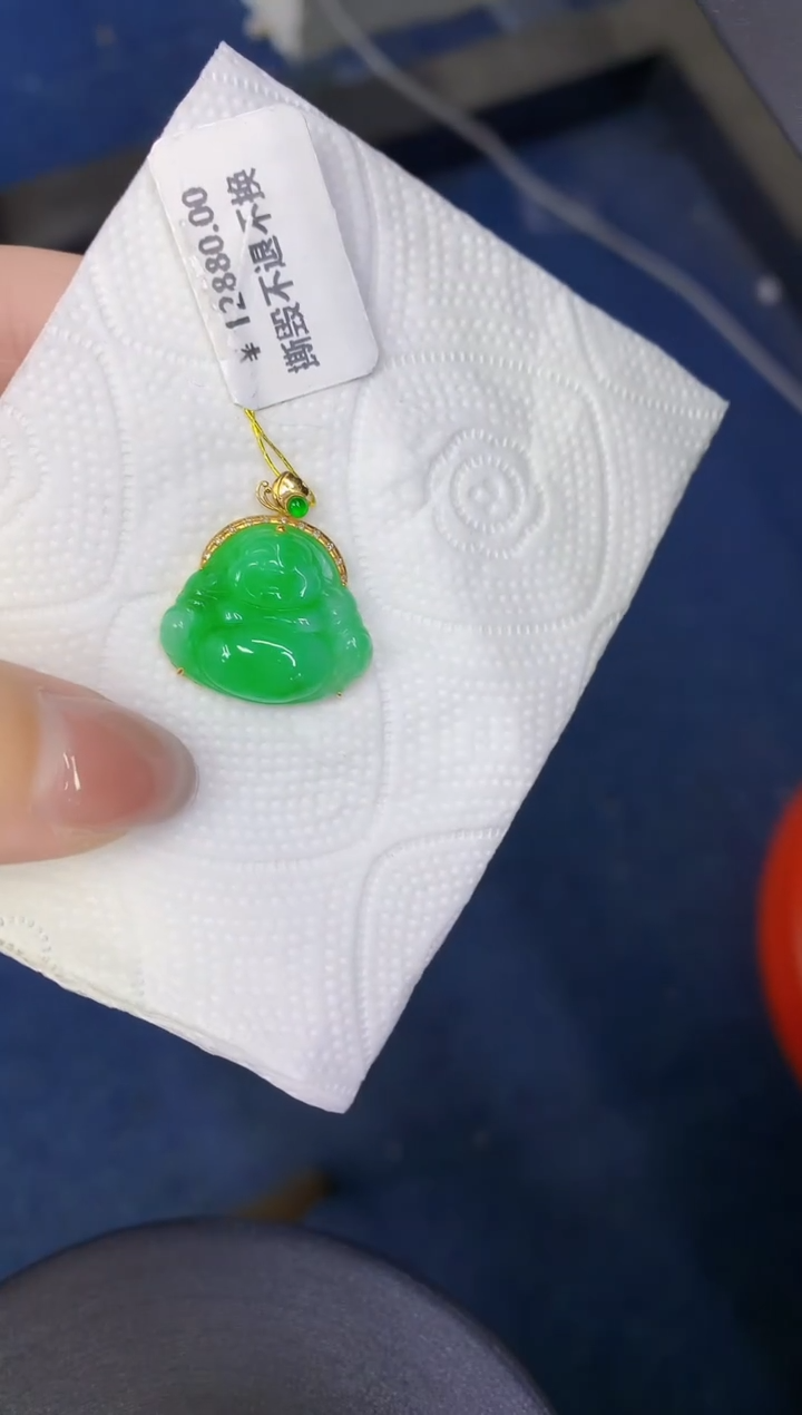 颈饰18K金镶嵌翡翠缅甸天然翡翠A货