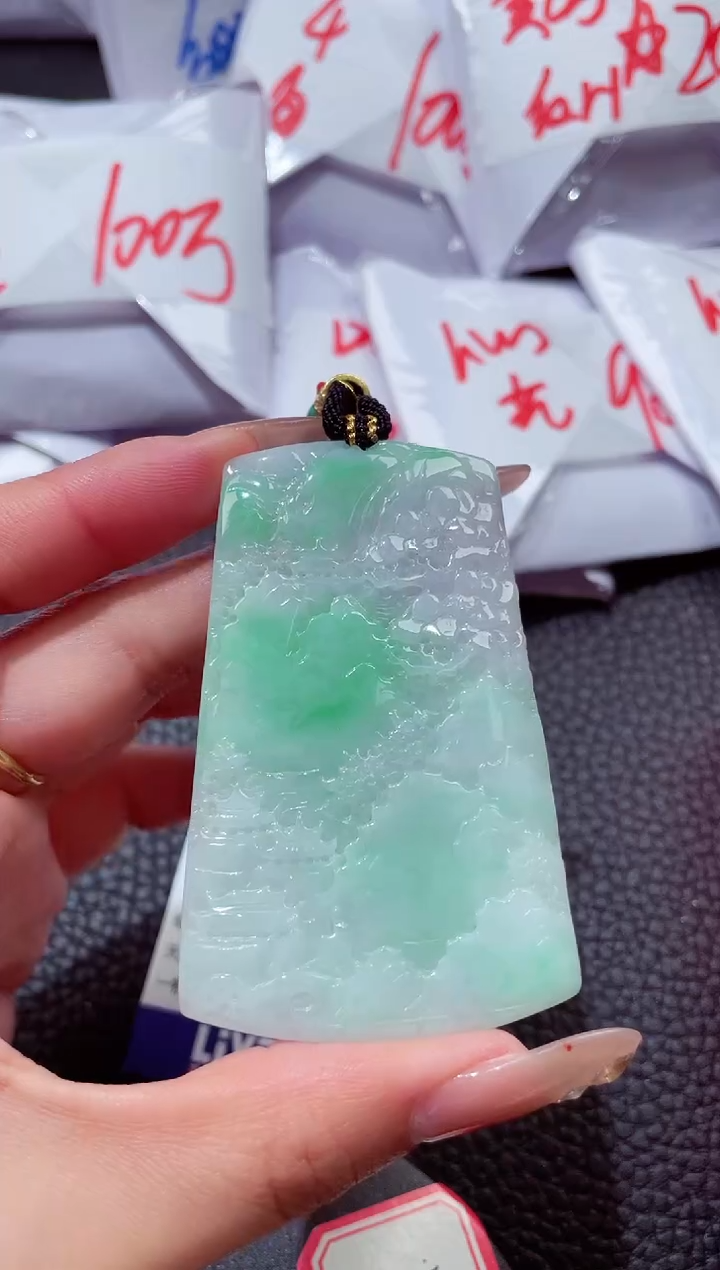 颈饰未镶嵌翡翠20260104