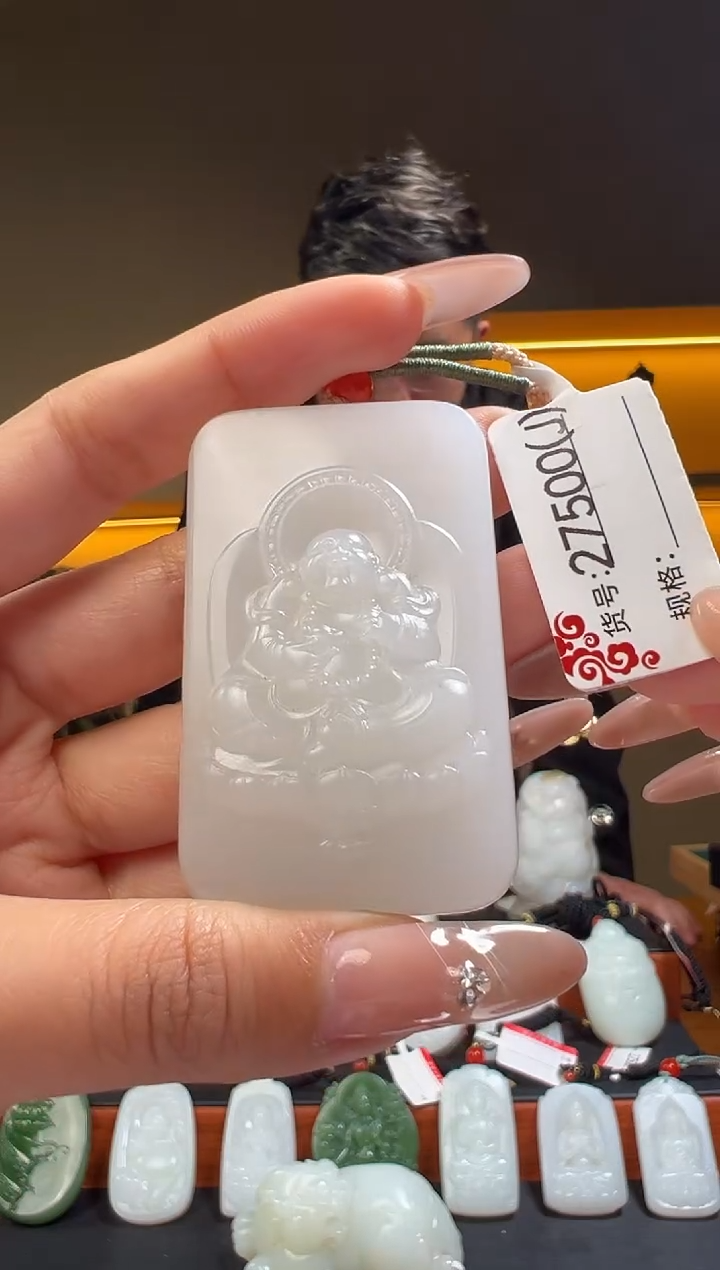 颈饰未镶嵌和田玉1J