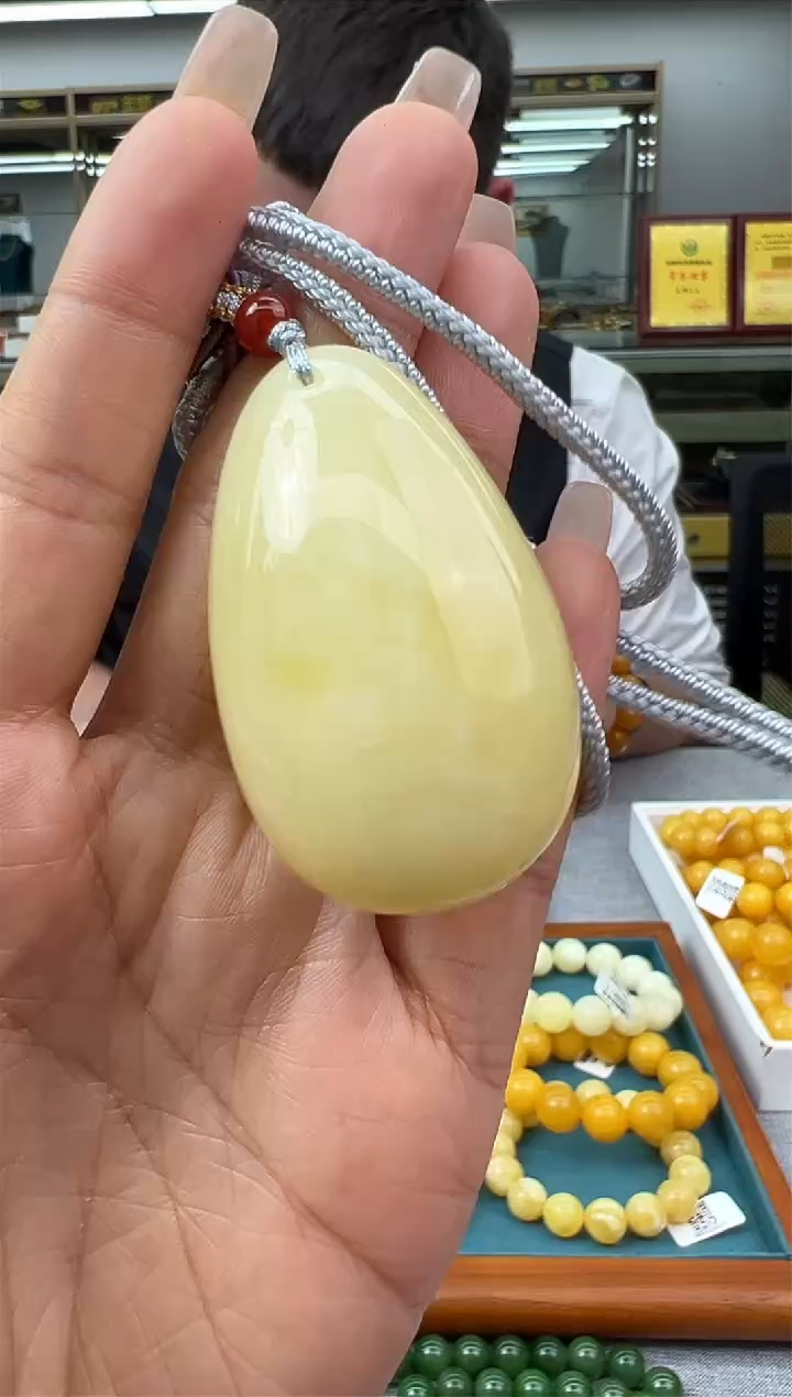 【闪购商品】琥珀颈饰未镶嵌81秒拍号