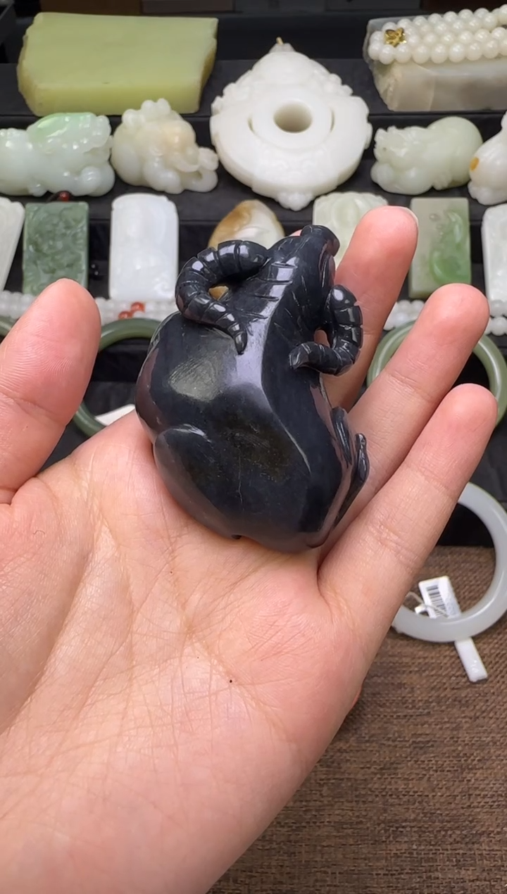 未镶嵌和田玉把件角**具把件