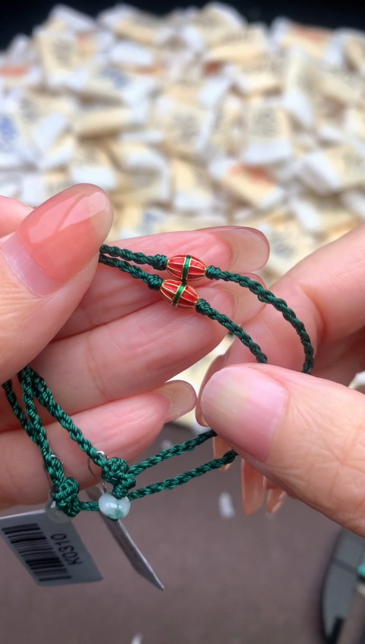 【闪购商品】翡翠手绳未镶嵌(多样性发货)1个