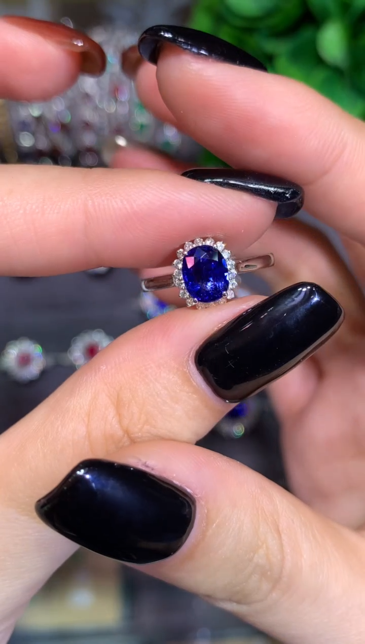 戒指蓝宝石18K金镶嵌1.37ct