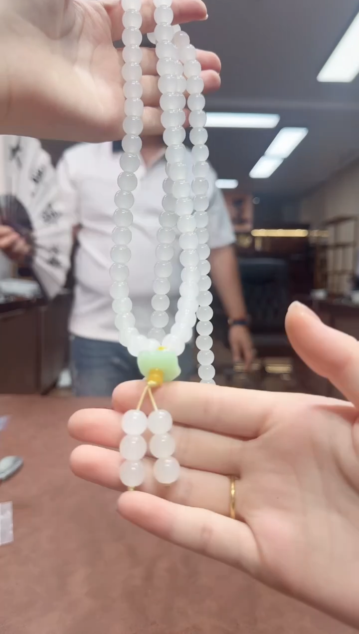 未镶嵌蛇纹石玉手串多样性随机发货其一