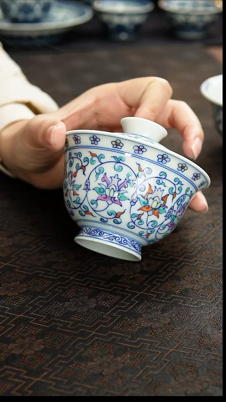 陶瓷一吖陶瓷缠枝盖碗