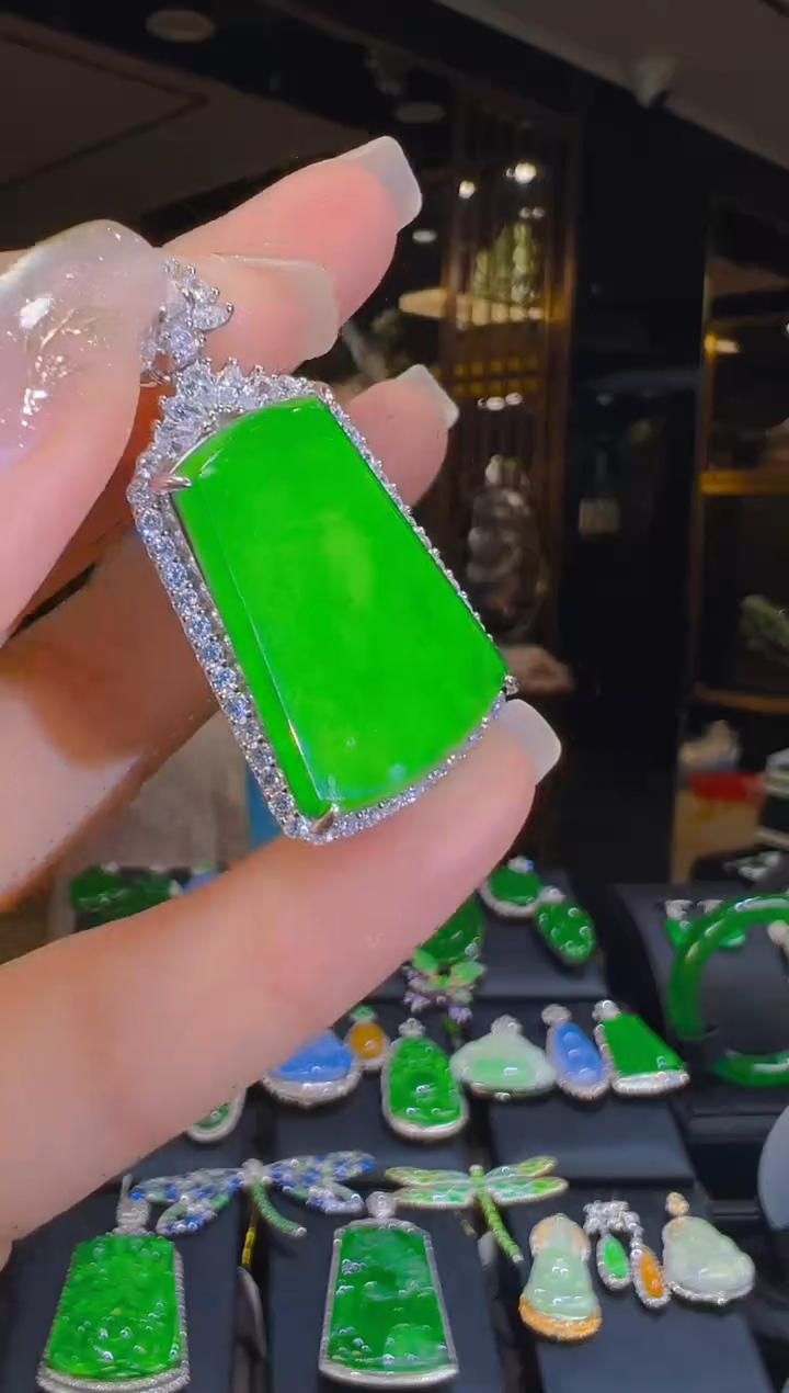 吊坠(赠链)银S925镶嵌翡翠093（多样性发其一）