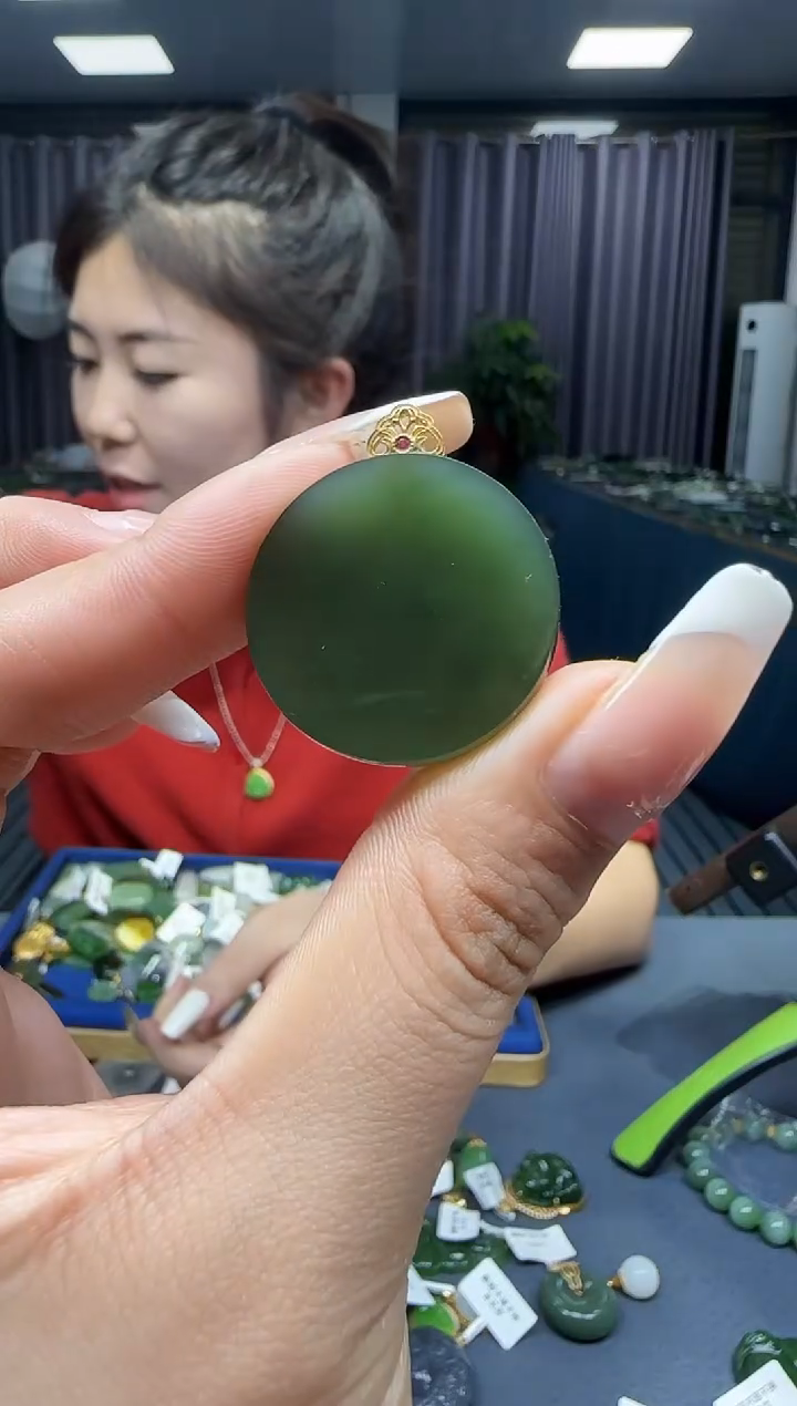 【闪购商品】和田玉挂件18K金镶嵌不含链