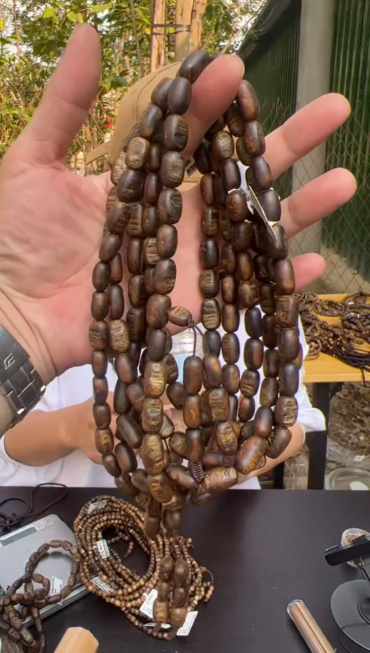 【闪购商品】沉香手串33克蓝宝石手串多样性发货1条