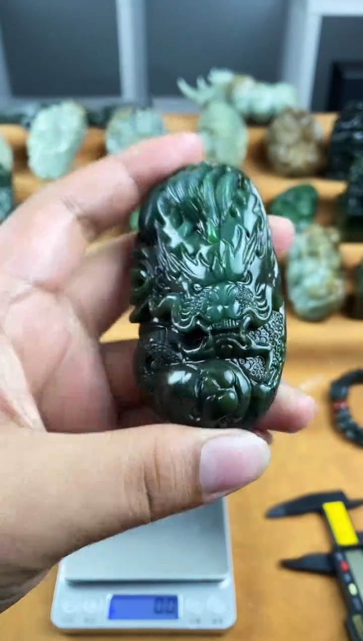 未镶嵌和田玉把件1