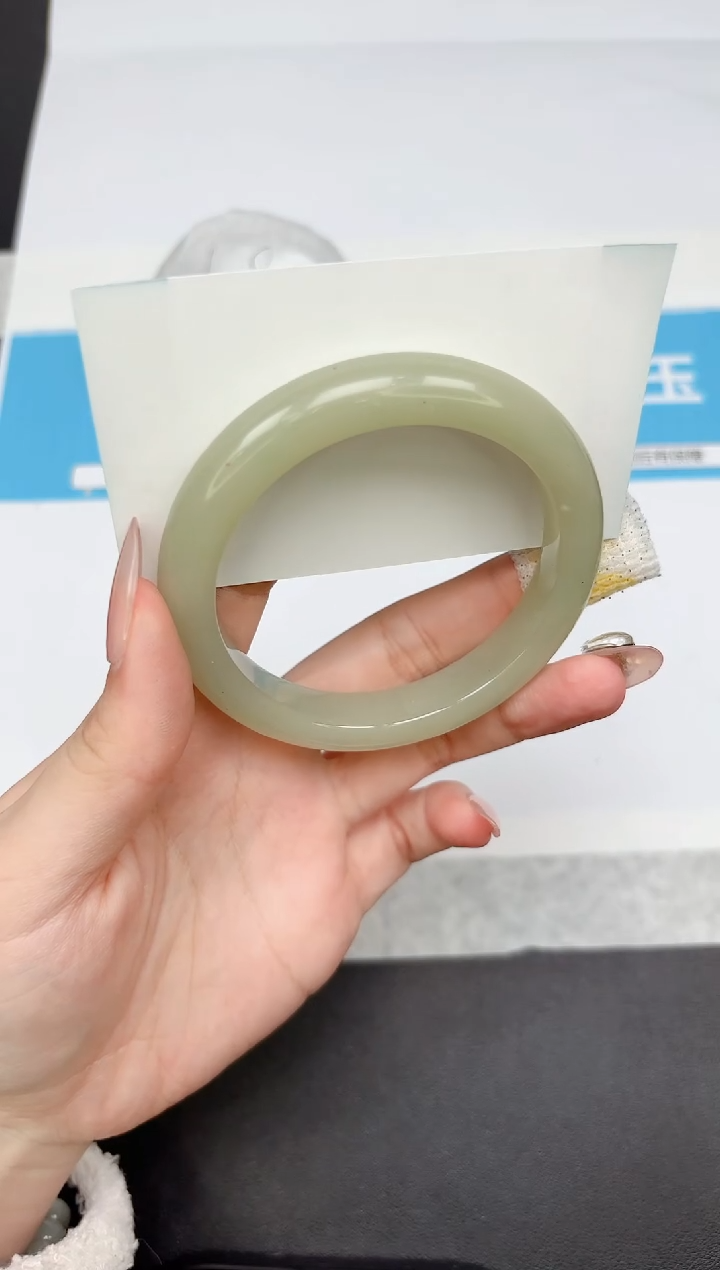 【闪购商品】石英质玉手镯未镶嵌451-60