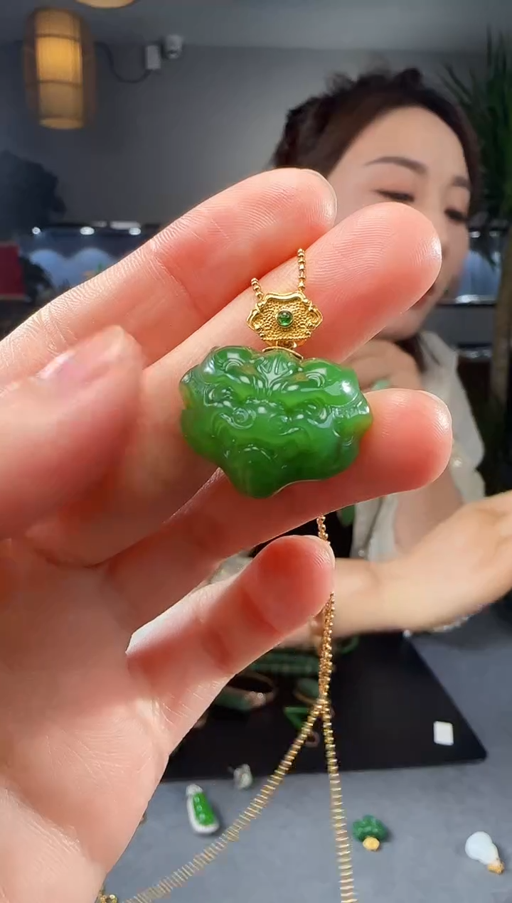 【闪购商品】和田玉吊坠(不含链)18K金镶嵌1