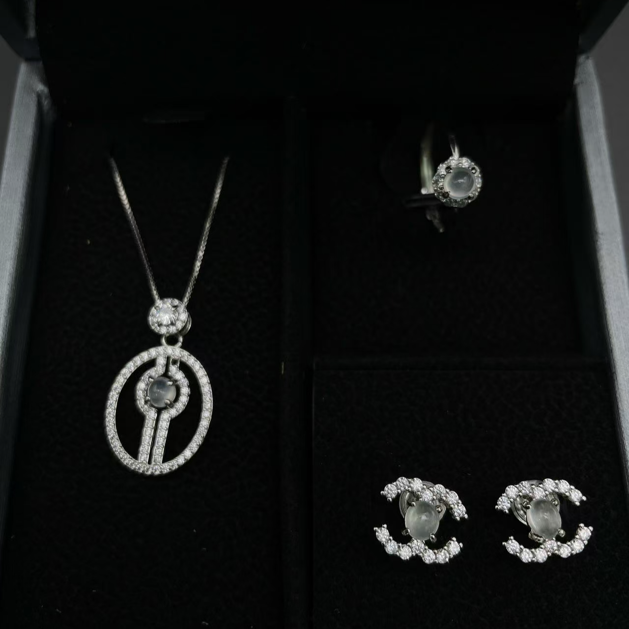 S925银镶嵌翡翠三件套 时尚气质套盒