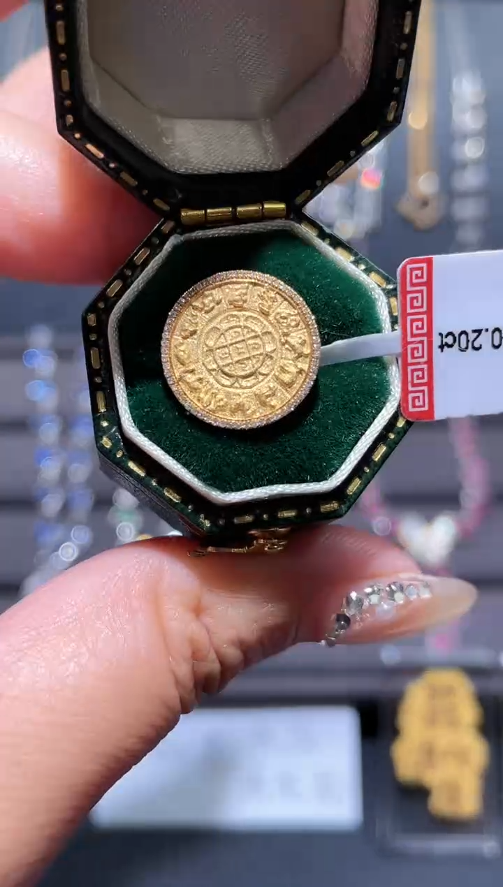 【闪购商品】钻石吊坠(不含链)18K金镶嵌钻石吊坠