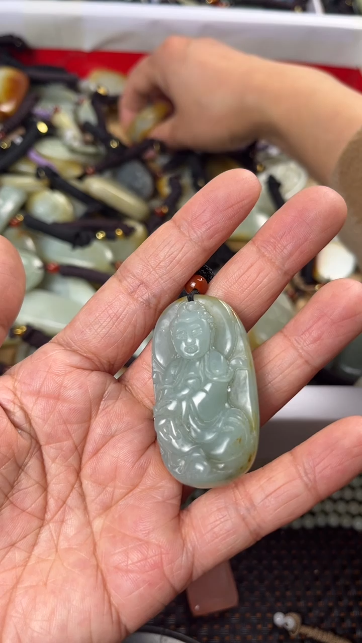【闪购商品】和田玉颈饰未镶嵌多样性发货没有证书拍一发一有瑕