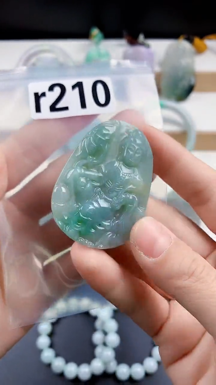 颈饰未镶嵌翡翠天然翡翠吊坠挂件