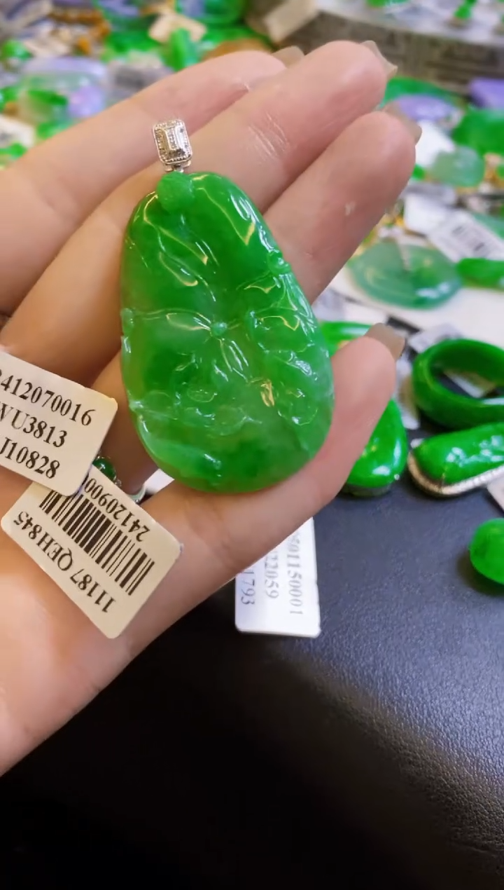 【闪购商品】定制翡翠18K金镶嵌荷叶