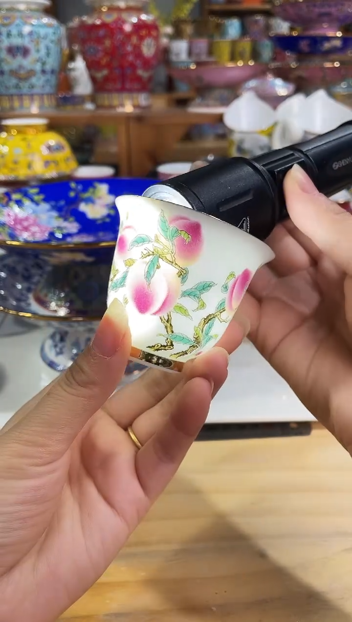 瓷片景德镇珐琅彩寿桃主人杯
