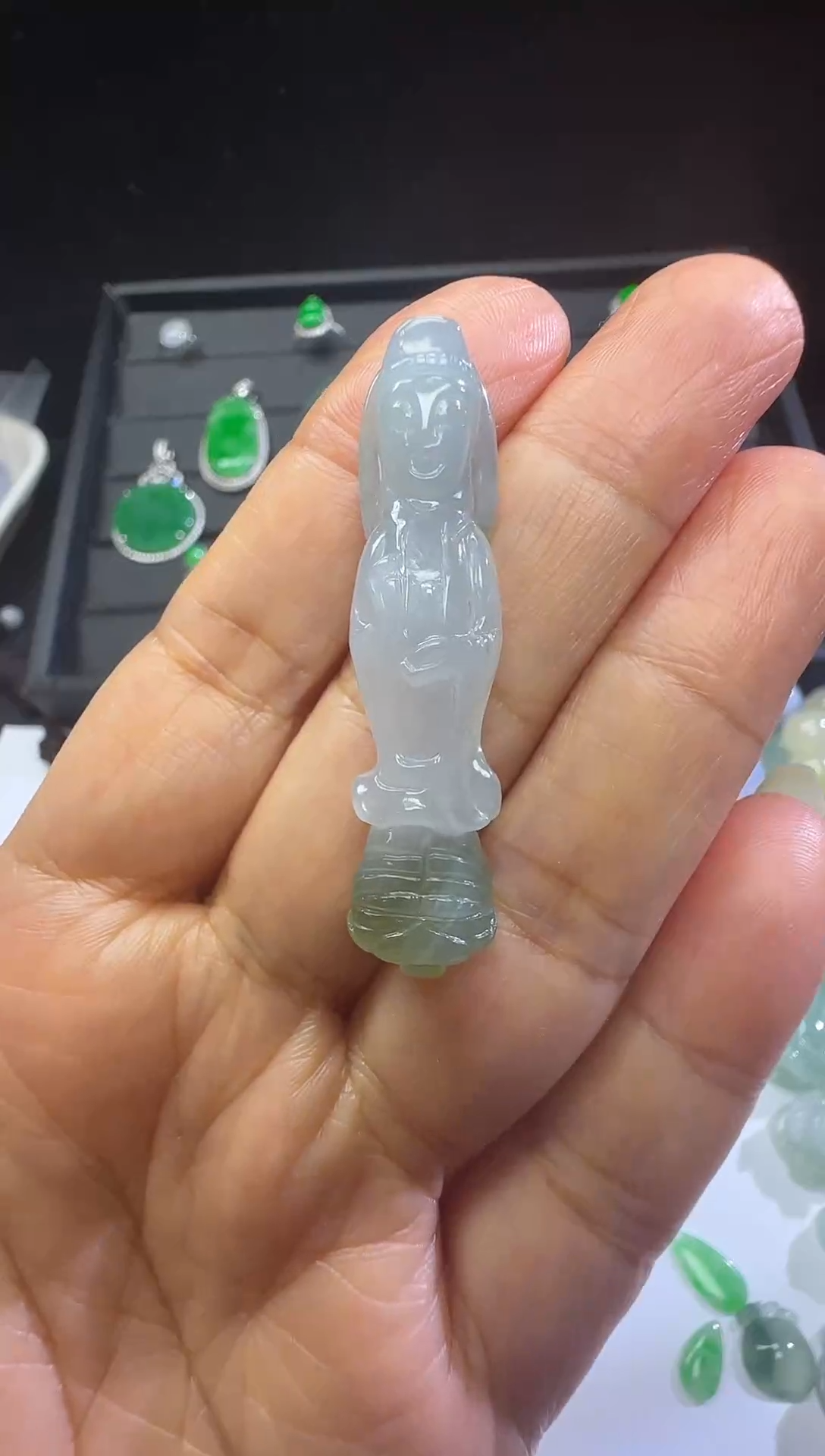 【闪购商品】翡翠吊坠(不含链)未镶嵌立体站观音