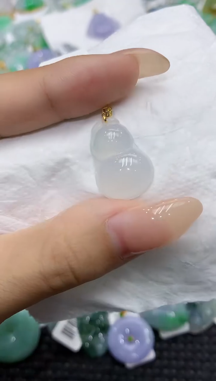 颈饰18K金镶嵌翡翠111111111111