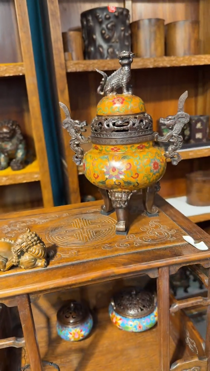 木珐琅彩黄香炉1580.88888888