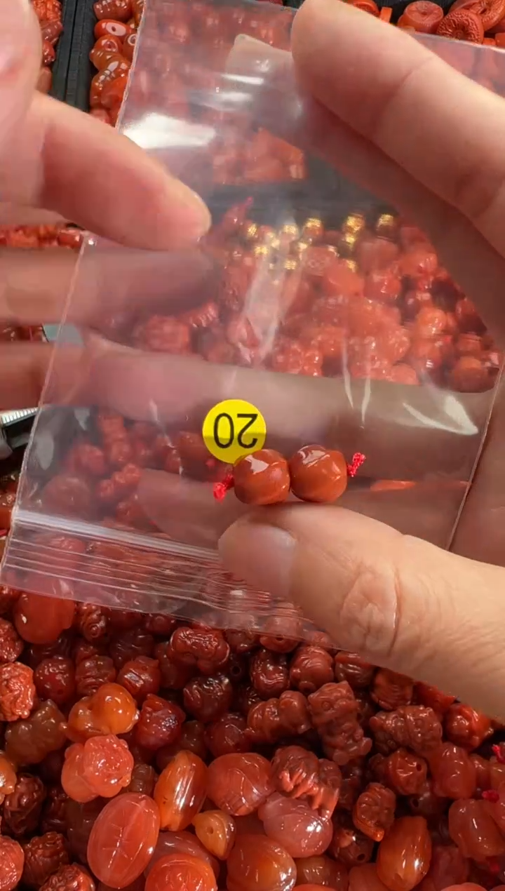 【闪购商品】南红玛瑙颈饰未镶嵌1