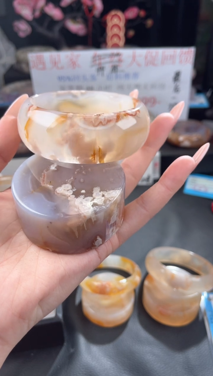 【闪购商品】石英质玉手镯未镶嵌61