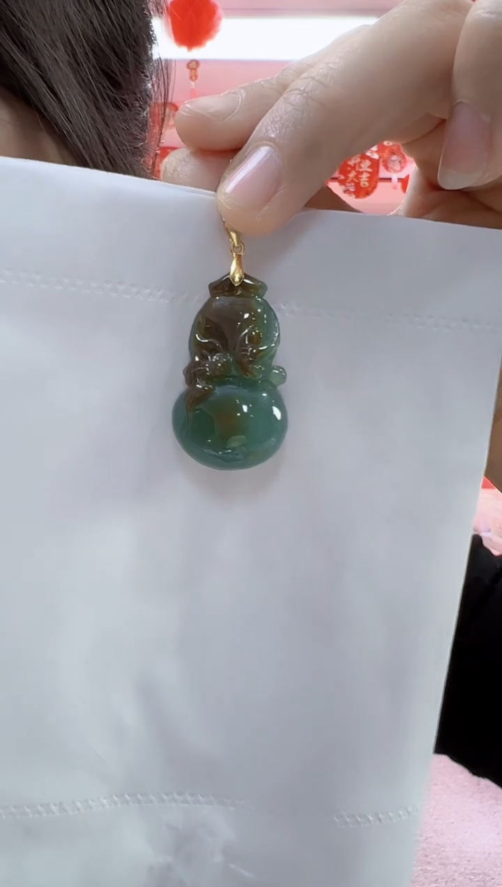 【闪购商品】翡翠颈饰未镶嵌孤品葫芦