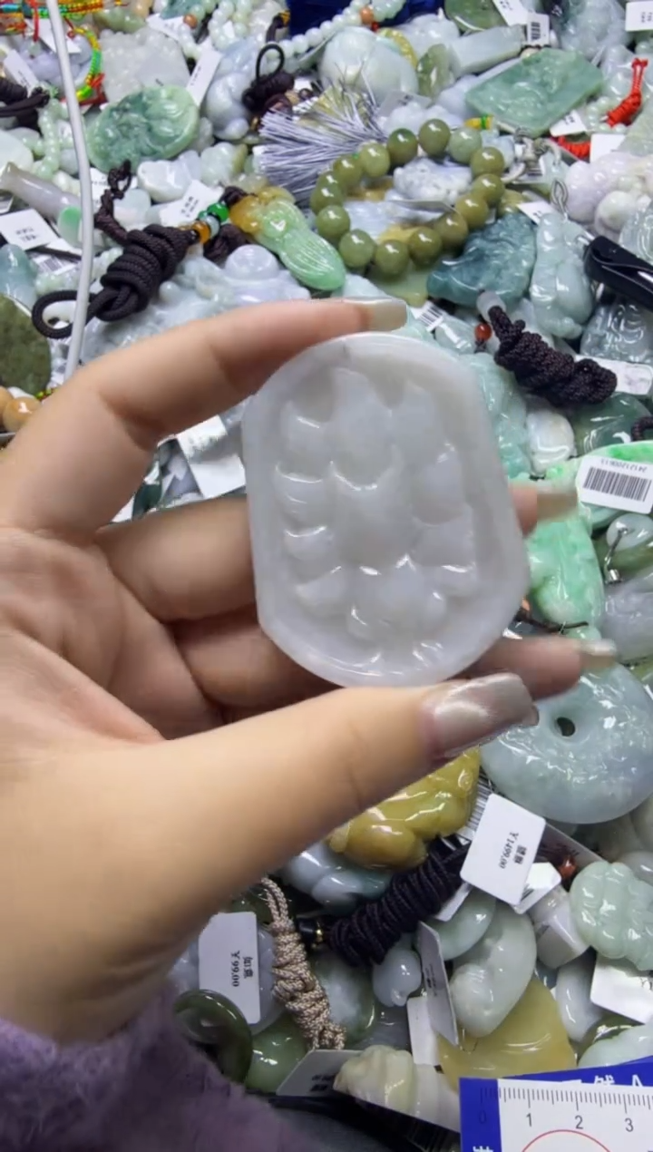 【闪购商品】翡翠颈饰未镶嵌00015658